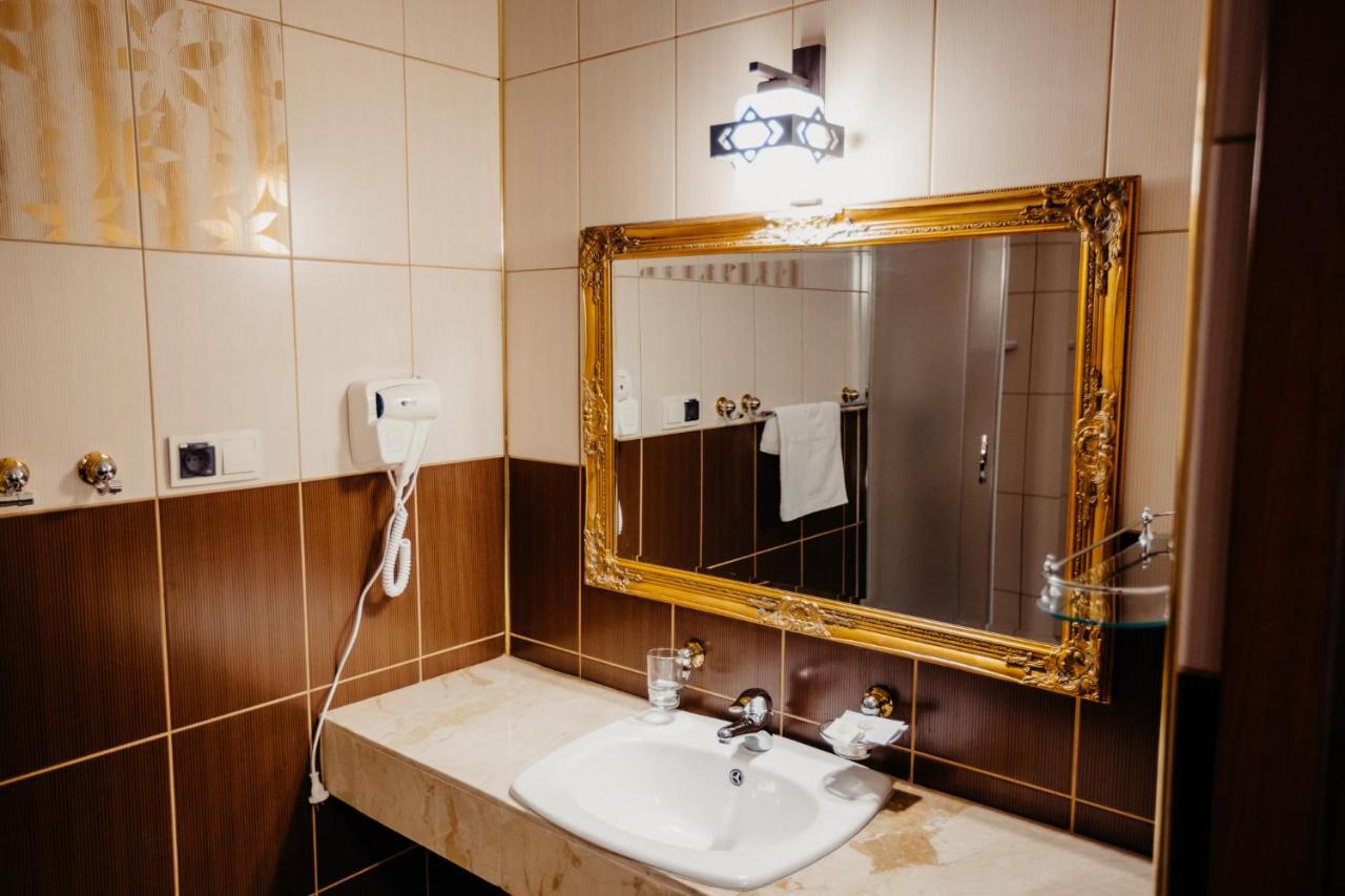 Hotel Korczowa Mlyny  Eksteriør billede